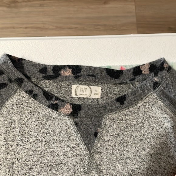 Long sleeve leopard detail shirt - Picture 2 of 6